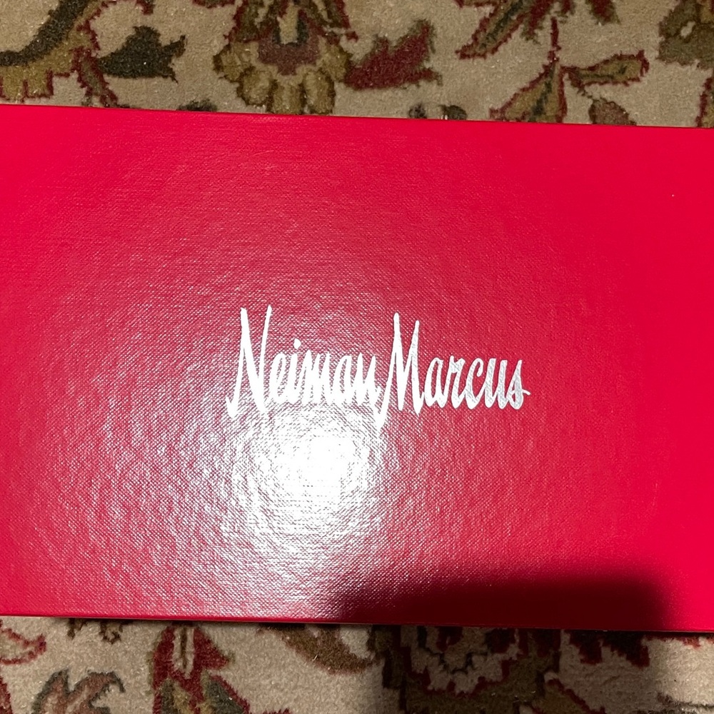 Neiman Marcus Red Gift Box London England Themed Ornaments Pristine Condition - Picture 3 of 9